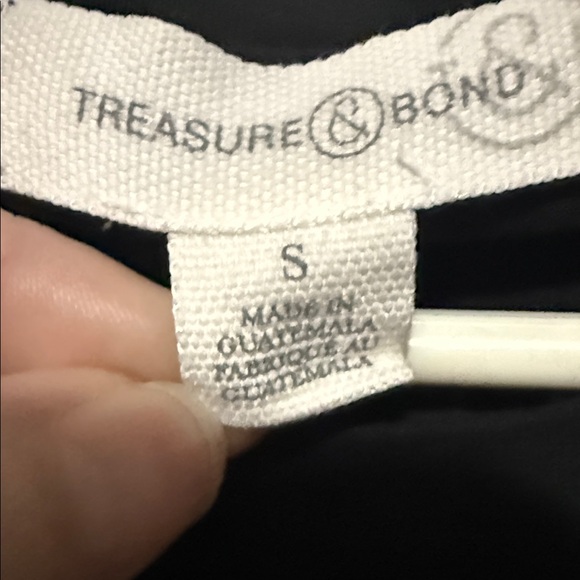 🎸 **Treasure & Bond Rolling Stones Graphic Tee | Size S** 🎸 - Picture 3 of 7